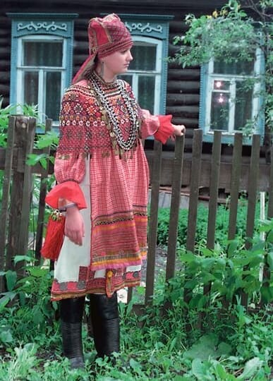 А какой костюм мог достаться от прапрабабки вам?
